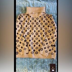 Louis Vuitton Beige and Black Long Sleeve Tee